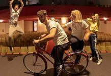 Καλιφόρνια Ντρίμιν, στο Θέατρο Βράχων “Μελίνα Μερκούρη”