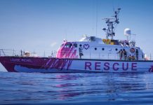 Ο Banksy «σαλπάρει» για τη διάσωση μεταναστών