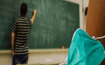 Σκέψεις να επιστρέψει η μάσκα στα σχολεία -Θα συνεδριάσει σύντομα η Επιτροπή
