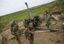 Αρμενία-Αζερμπαϊτζάν: Στα πρόθυρα πολέμου – Νεκροί, τραυματίες, επιστράτευση και τανκς στους δρόμους