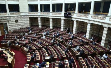 Νομοσχέδιο -Πολυεπίπεδη διακυβέρνηση: Τι αλλάζει για αρμοδιότητες, κυβερνησιμότητα ΟΤΑ & «Βοήθεια στο Σπίτι»