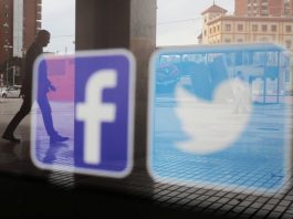 «Ξήλωμα» διεθνών δικτύων παραπληροφόρησης από Facebook και Twitter