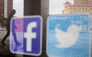 «Ξήλωμα» διεθνών δικτύων παραπληροφόρησης από Facebook και Twitter