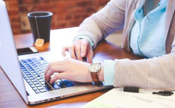 Aλλαγές σε 8ωρο, υπερωρίες, απεργίες με το νέο εργασιακό νομοσχέδιο