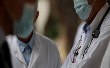 Η γραφειοκρατία στερεί τους εθελοντές βουλευτές – γιατρούς από τις ΜΕΘ
