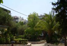 Ρέκβιεμ για μια πλατεία!