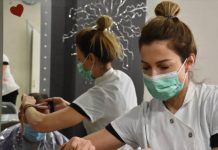 Ανοίγουν κομμωτήρια, βιβλιοπωλεία. Με click away τα λιανικής