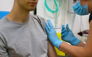 FDA: Οι 7 πιο συχνές παρενέργειες στο εμβόλιο της Pfizer