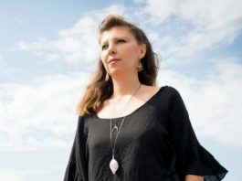 Αθηνά Ρούτση: «Ένας ιός φανέρωσε τους φόβους μας και πόσο εύκολα ξεχνάμε».