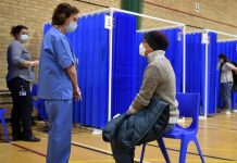 Εμβόλιο Pfizer: Αλλεργική αντίδραση σε δύο άτομα στη Βρετανία