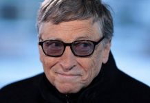 Μπιλ Γκέιτς: Δεν έχω βάλει τσιπάκι στα εμβόλια