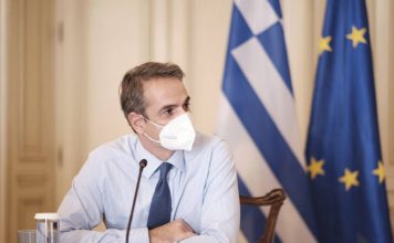 Politico: Ο Μητσοτάκης προτείνει πιστοποιητικό εμβολιασμού