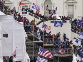 ΗΠΑ-Eισβολή στο Καπιτώλιο: Τέσσερις νεκροί, 52 συλλήψεις – Βαρύ «κατηγορώ» κατά Τραμπ από τον διεθνή Τύπο