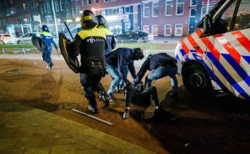 Ολλανδία: Επεισόδια και συλλήψεις σε συγκεντρώσεις κατά της απαγόρευσης κυκλοφορίας