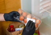 Κορωνοϊός: Είναι ανάγκη να απολυμαίνεις τα ψώνια που φέρνεις στο σπίτι;