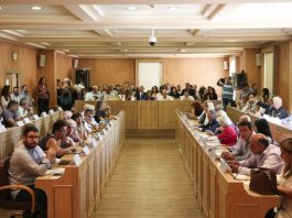 Τους δίνουν ” ψίχουλα” και απαιτούν να κάνουν …θαύματα