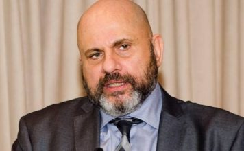 Δ. Κούβελας:«Οχι μόνο δύο. Ας βάλουμε καλύτερα τέσσερις μάσκες»!!!