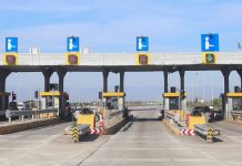 Πάμε για άνοιγμα σχολείων και δραστηριοτήτων – Σενάρια για Πάσχα εκτός νομού