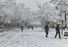 Μήδεια: Εικόνες από την Αθήνα στα λευκά