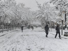 Μήδεια: Εικόνες από την Αθήνα στα λευκά