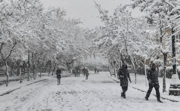 Μήδεια: Εικόνες από την Αθήνα στα λευκά