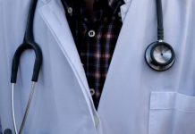 100 γιατροί απαντούν στον δημοσιογράφο Γ. Παπαχρήστου: «Άξιος ο μισθός σας»…