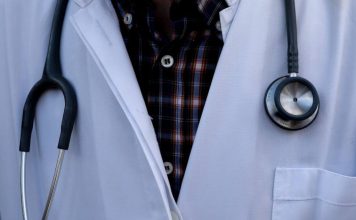 Τσαρλατάνοι, Κομπογιαννίτες, ψευτογιατροί: Τα «άχαστα» σημάδια για να τους αναγνωρίσετε!