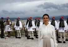 «Διεθνούς φήμης σοπράνο» και άλλες ιστορίες α(χ)ριστείας