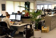 Νέο εργασιακό: Αλλαγές σε 8ωρο, υπερωρίες, απεργίες, γονικές άδειες και συνδικαλιστές