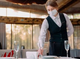 Εστίαση: Απρίλιο ανοίγουν εστιατόρια, καφετέριες – Μάρτιο το λιανεμπόριο