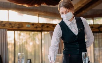 Εστίαση: Απρίλιο ανοίγουν εστιατόρια, καφετέριες – Μάρτιο το λιανεμπόριο