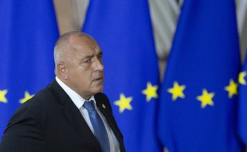 Μπορίσοφ: Η Pfizer αύξησε κατά 7,5 ευρώ την τιμή ανά εμβόλιο που χρεώνει στην ΕΕ