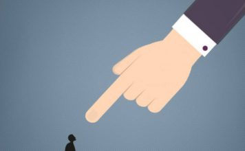 Οι πολίτες αποδοκιμάζουν κυβέρνηση και δόγμα ατομικής ευθύνης