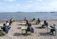 Ισπανία: Σχολείο στην ακρογιαλιά