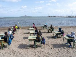 Ισπανία: Σχολείο στην ακρογιαλιά