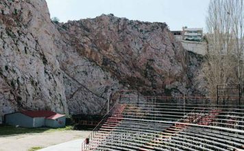 Αυτά τα γήπεδα και αυτά τα θέατρα είναι δικά μας, δεν μπορεί κανείς να μας τα πάρει!