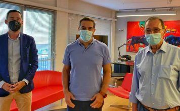 Με τον Αλέξη Τσίπρα συναντήθηκαν οι δήμαρχοι Βύρωνα και Δάφνης-Υμηττού για τα Θέατρα Βράχων