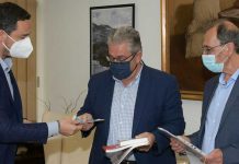 Με τον Δημήτρη Κουτσούμπα συναντήθηκαν οι δήμαρχοι Βύρωνα και Δάφνης-Υμηττού για τα Θέατρα Βράχων