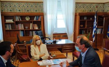 Με την Πρόεδρο του ΚΙΝ.ΑΛ. συναντήθηκαν οι δήμαρχοι Βύρωνα και Δάφνης-Υμηττού για τα Θέατρα Βράχων