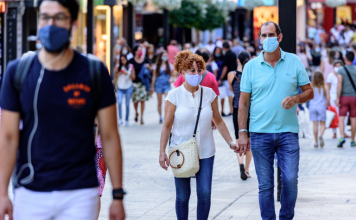 Έρευνα: Η μετάλλαξη Δέλτα κάνει “breakthrough” σε εμβολιασμένους – Οι οδηγίες για τη μάσκα