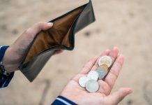 Με δανεικά …«βγάζει» το μήνα ένα στα δύο νοικοκυριά