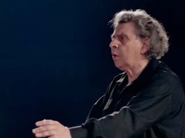 Κλαίει η Ρωμιοσύνη, για τον Μίκη Θεοδωράκη