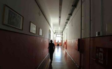 Γιατροί και νοσηλευτές τις δύσκολες μέρες της πανδημίας