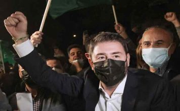 Νίκος Ανδρουλάκης: «Το ΠΑΣΟΚ επέστρεψε» – Οι πρώτες δηλώσεις του νέου αρχηγού του ΚΙΝΑΛ