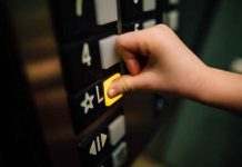 Τρόμος για 76χρονη σε ασανσέρ στον Βύρωνα