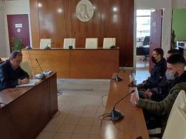 Συνάντηση του Δημάρχου Βύρωνα με μαθητές λυκείων υπό κατάληψη που αντιδρούν στο άνοιγμα των σχολείων χωρίς επαρκή μέτρα για τον κορονοϊό