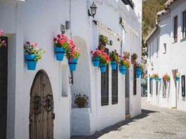 H πόλη χωρίς αστυνομία, με 0% ανεργία, 1200 ευρώ μισθό και σπίτια με 15 ευρώ τον μήνα