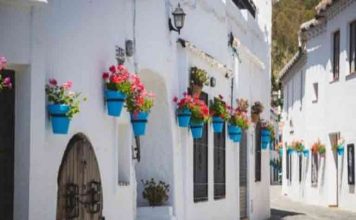 H πόλη χωρίς αστυνομία, με 0% ανεργία, 1200 ευρώ μισθό και σπίτια με 15 ευρώ τον μήνα