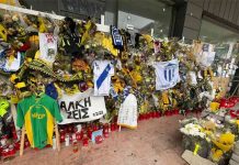 Φόρος τιμής από τους φιλάθλους της Δόξας Βύρωνα