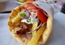 Σουβλάκι: Στα ύψη η τιμή σε πιτόγυρο και καλαμάκι